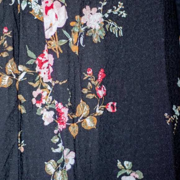 Love Fire | Floral High/Low Shorts with Front Split - Picture 4 of 6